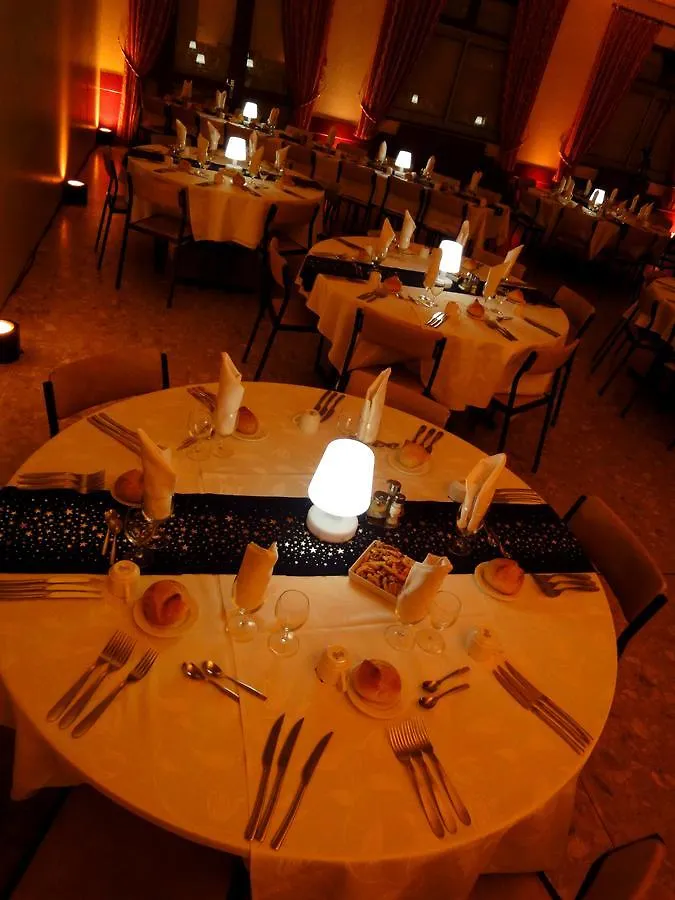Hotel Restaurant La Grenouillere Vitre   Vitre (Ille-et-Vilaine)