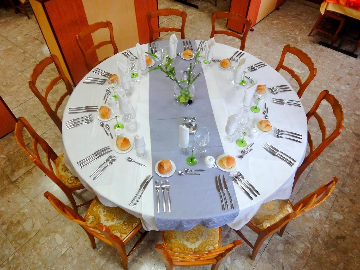 Hotel Restaurant La Grenouillere Vitre